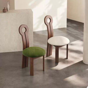 Chaise Océane en tissu anti-griffes et frêne blanc