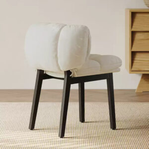 Chaise Pétale en velours et frêne blanc
